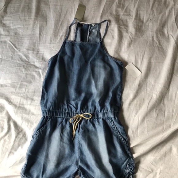 A jean romper - Picture 1 of 4